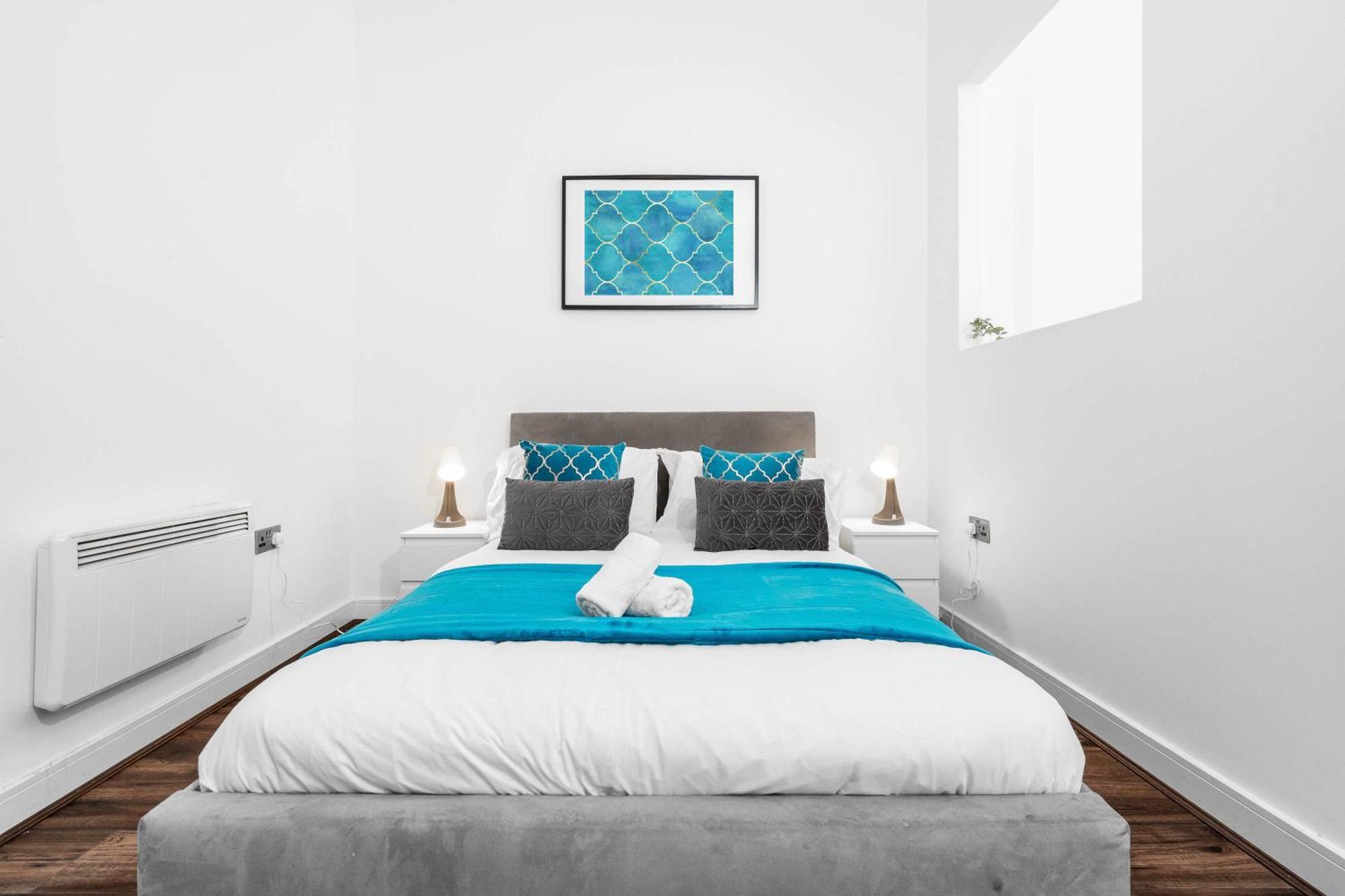 Apartment Centre - Cosy - Balcony - Free Netflix & Wifi 139k
